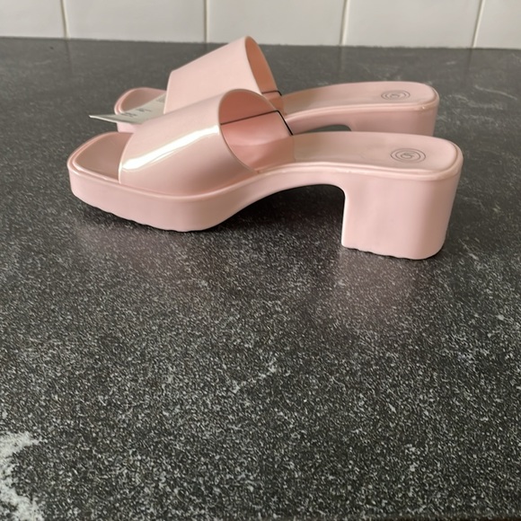 NWT Urban Outfitters Pink Mules Sandals Size Women’s 7 - Picture 6 of 7